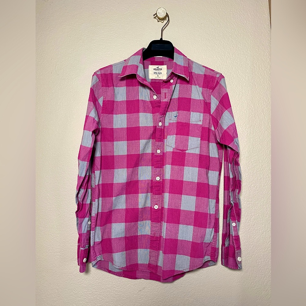 Hollister magenta & gray plaid shirt. Size Mens XS.